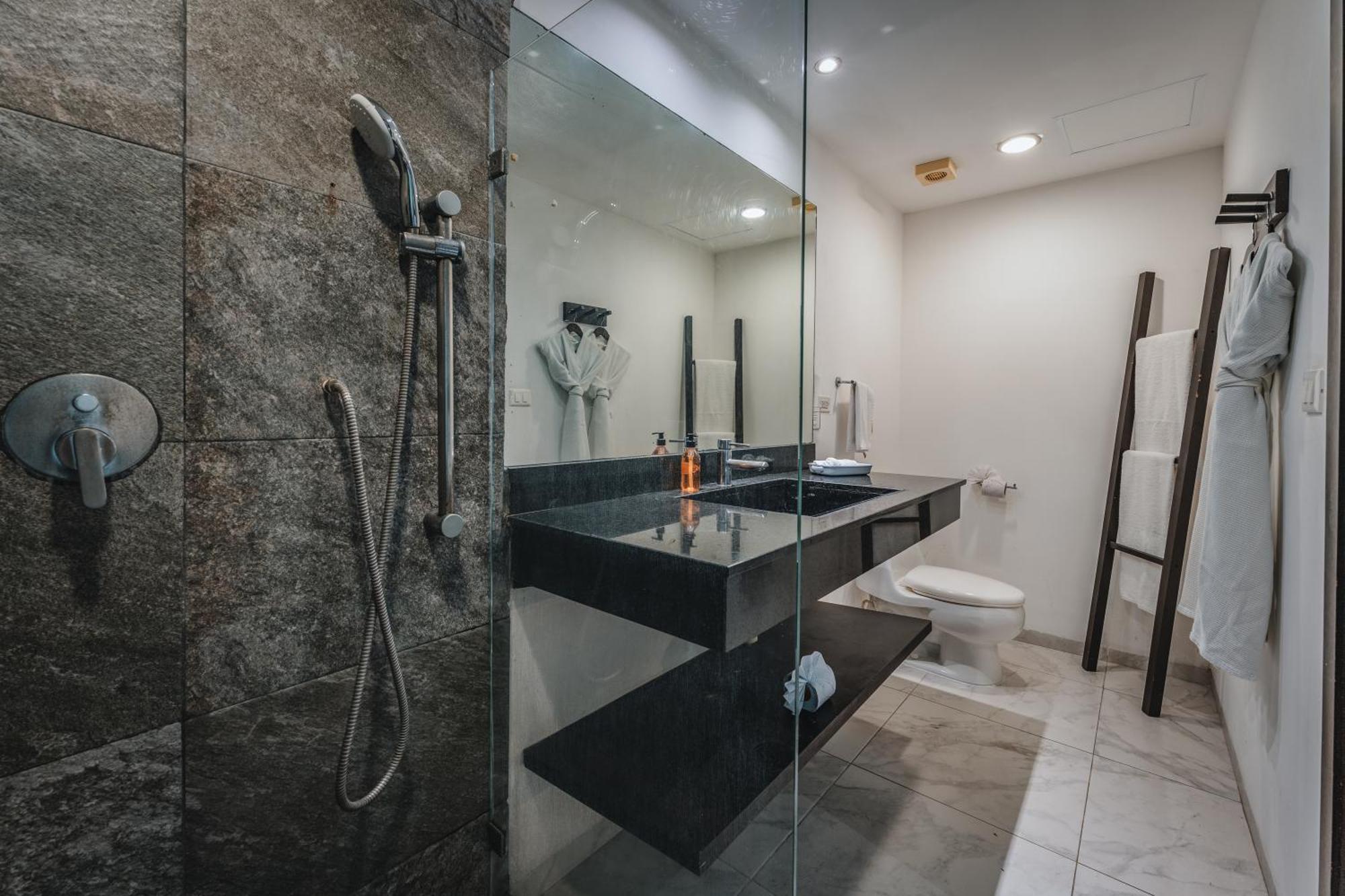 Master Suite Jacuzzi