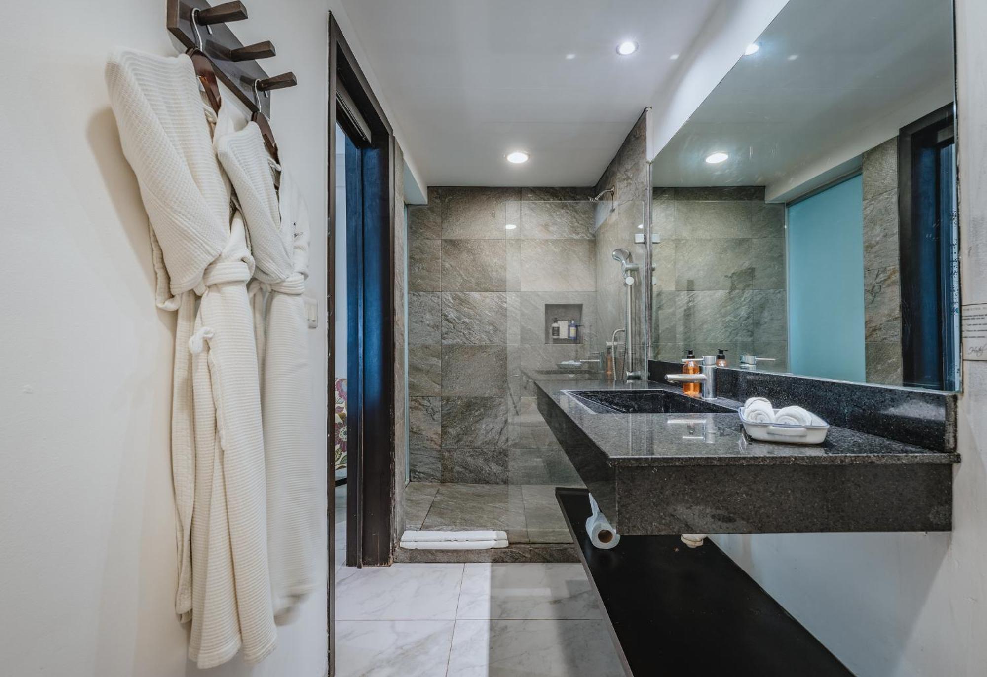 Master Suite Jacuzzi