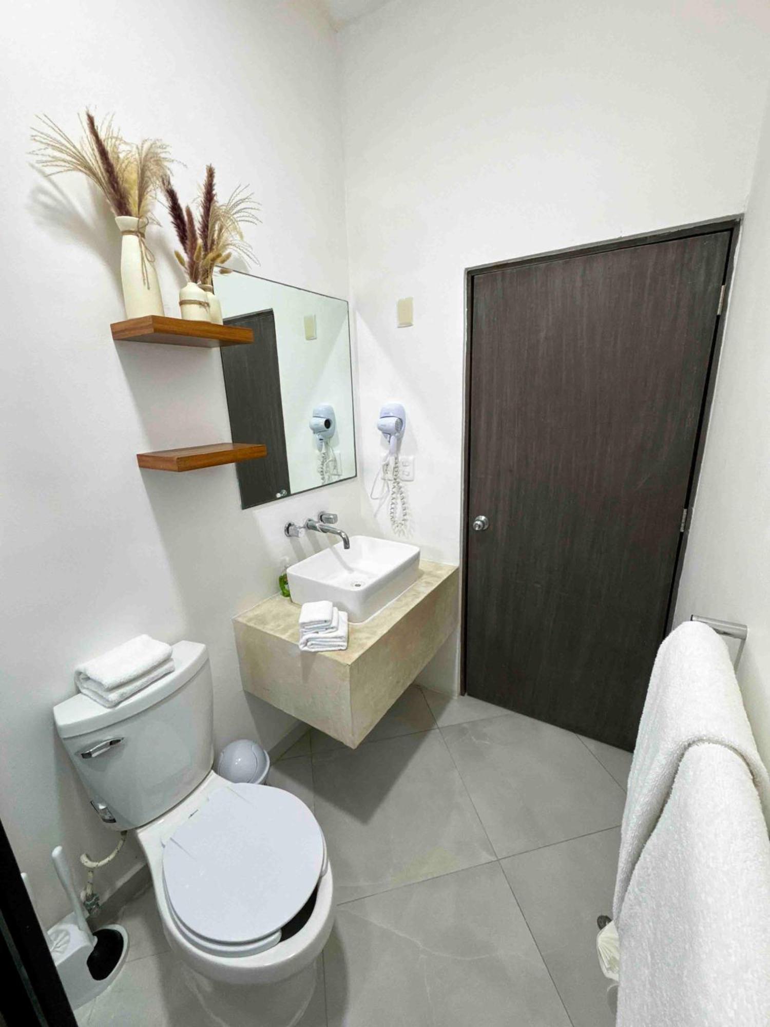 Deluxe King Suite,1765653844:JPEG